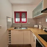 Lägenhet Real House
